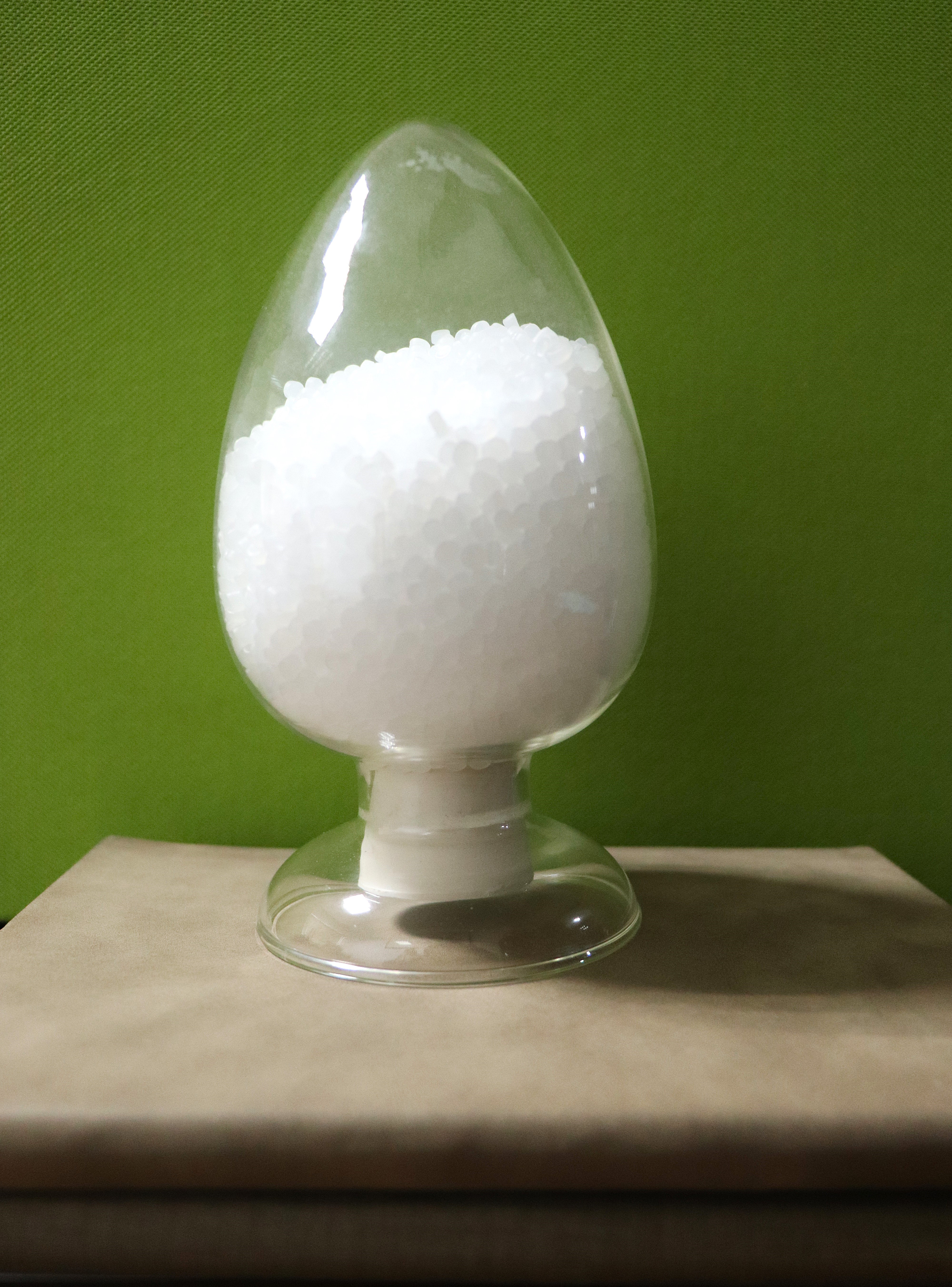 研制的500kV超纯净交联聚乙烯绝缘材料.jpg